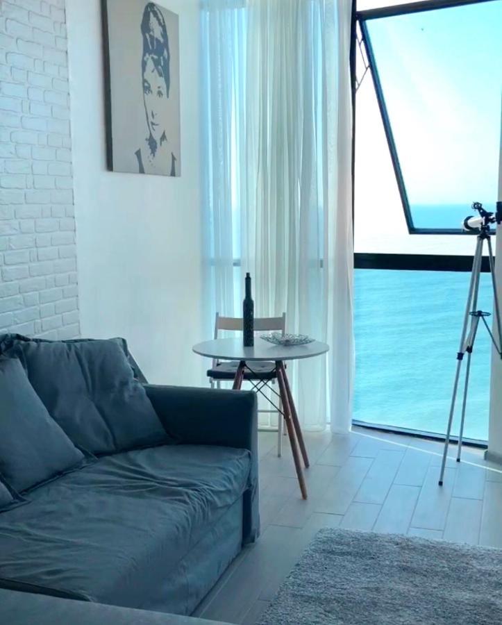 Апартаменты - Первая Линия! Batumi Exterior foto